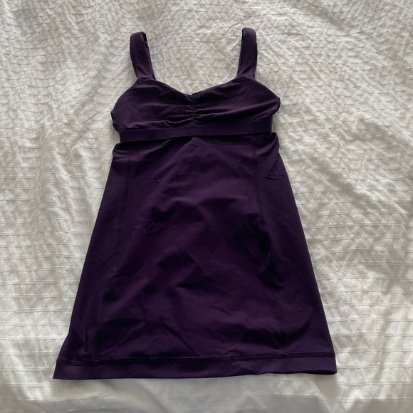 Lululemon Aria Tank II. Size 4 Color: Deep Zinfandel excellent condition - Picture 13 of 13